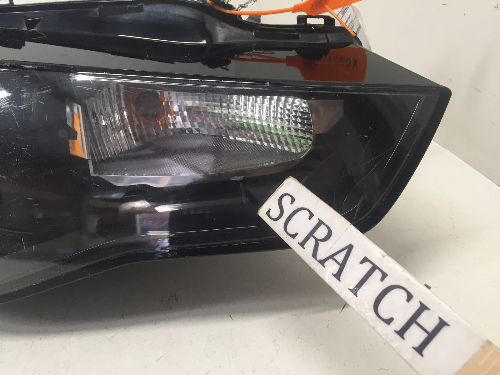 Headlight Damaged Xenon HID Passenger RH Audi A5 S5 2013-2019 8T0941006E OEM