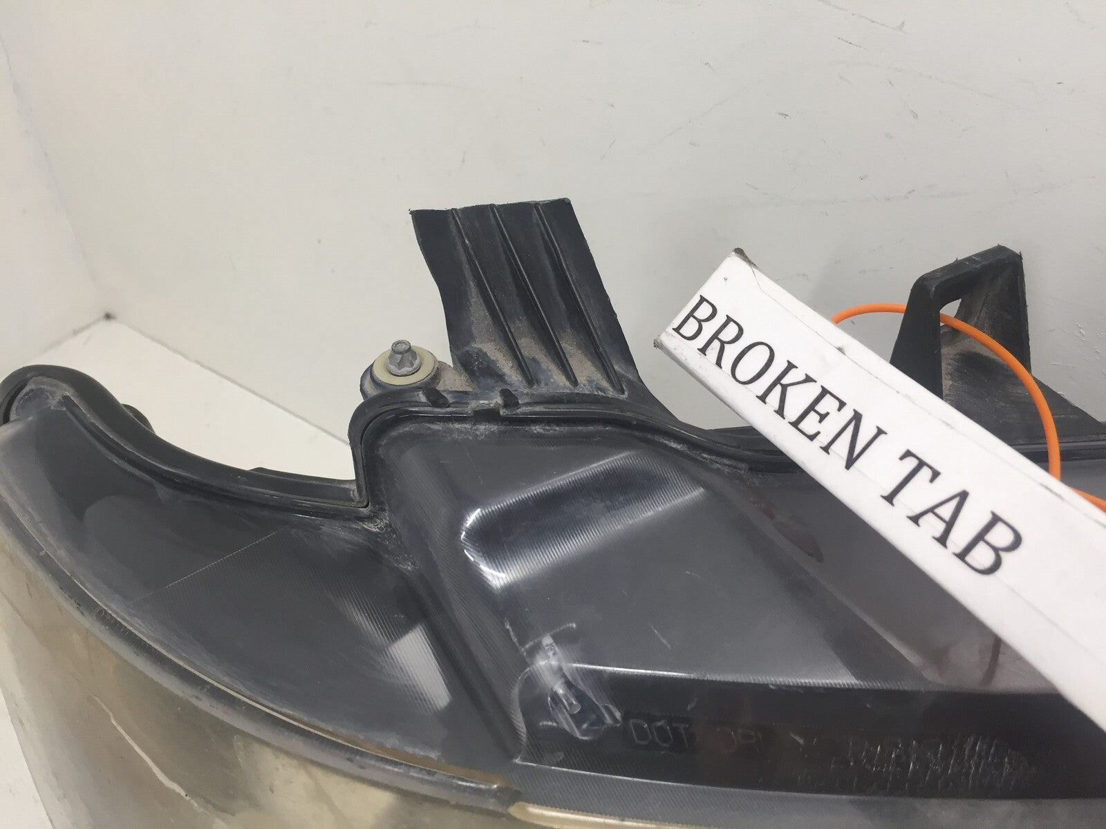 Headlight Damaged Lamp RH Chevy Tahoe Suburban Avalanche 07-2014 15895613 OEM