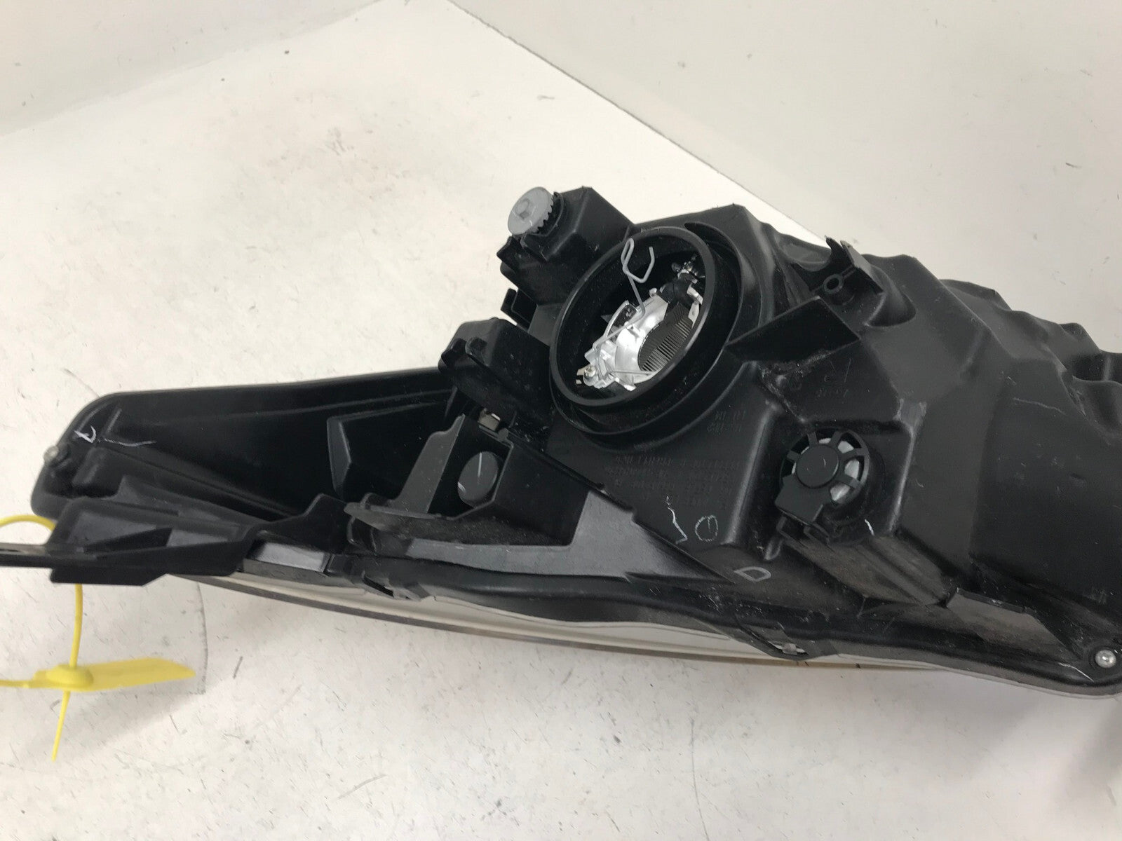 Headlight Damaged Right RH Toyota Yaris Sedan Scion iA 16-2020 81130WB001 OEM