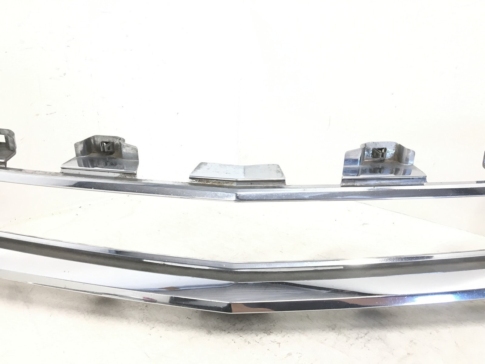 Grille Grill Chevrolet Malibu 2008 2009 2010 2011 2012 15823701 OEM