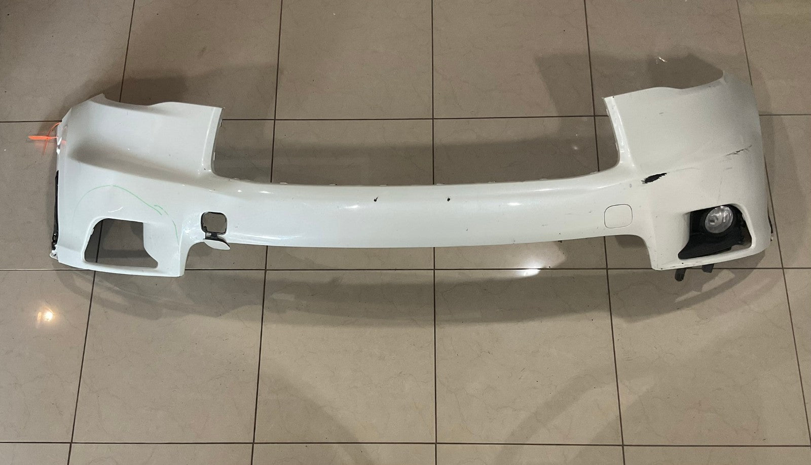 Front Bumper Cover White Toyota Highlander LE Hybrid 14-16 52119+0E220 OEM