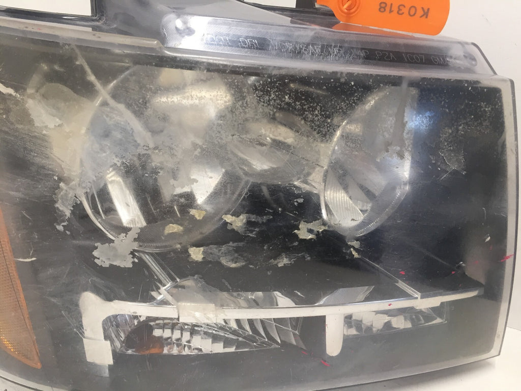 Headlight Damaged Lamp RH Chevy Tahoe Suburban Avalanche 07-2014 15895613 OEM