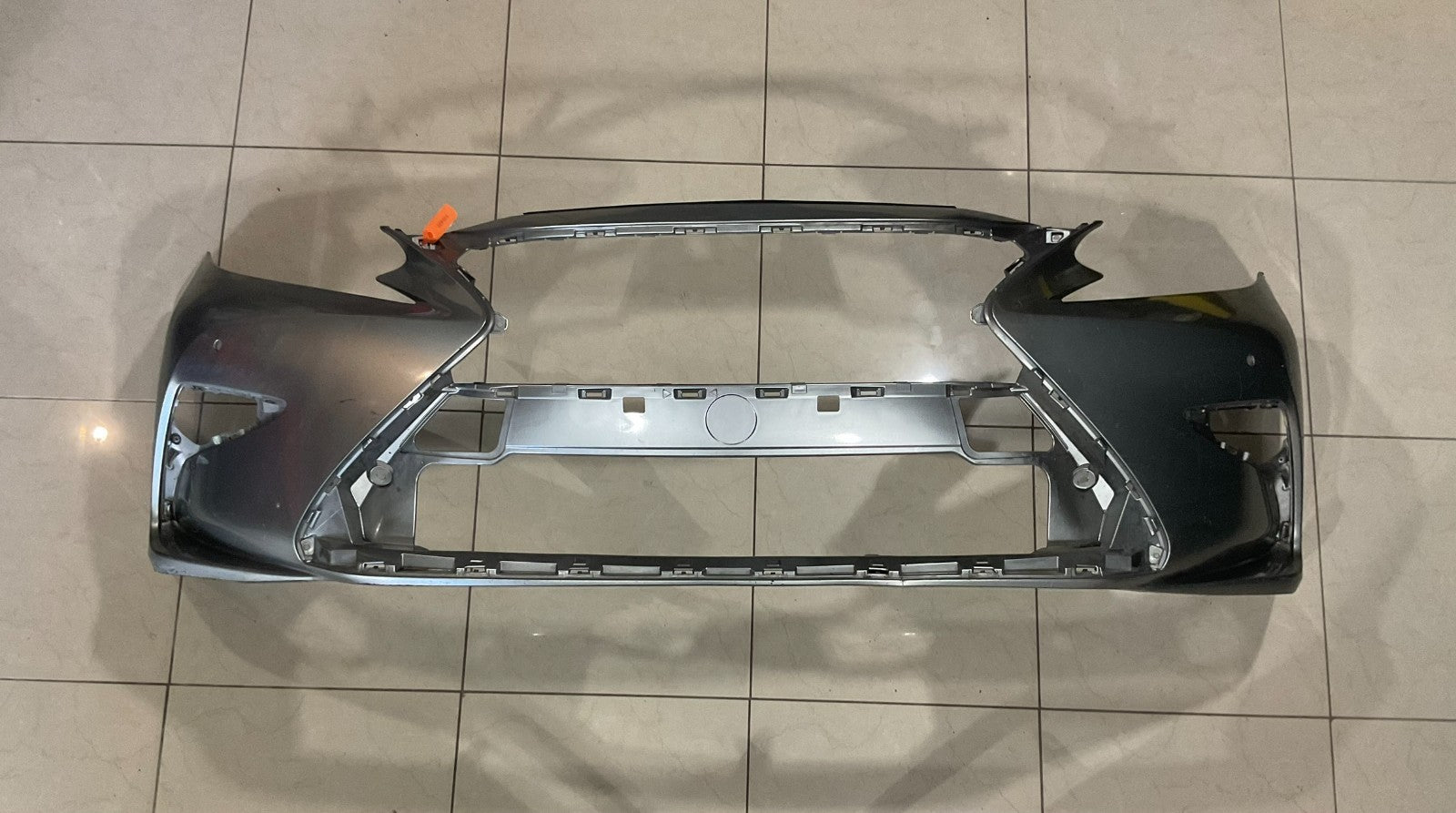 Front Bumper Cover Silver Lexus ES350 ES300H Base 2016 52119+33a30 OEM