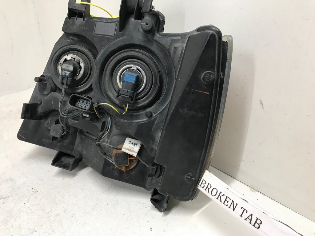 Headlight Damaged Right RH Passenger Chevrolet Suburban 2007-2014 15950808 OEM