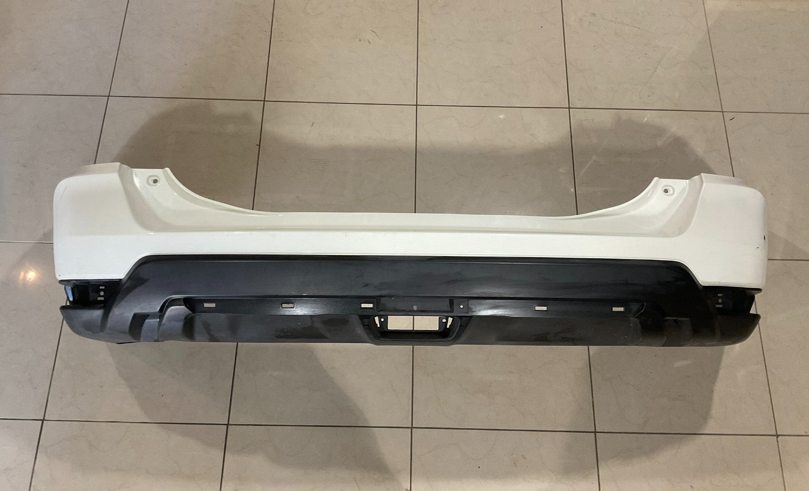 Rear Bumper Cover White 2017-2018 Nissan Rogue S/SL/SV/SV Hybrid 85022+6fr0h OEM