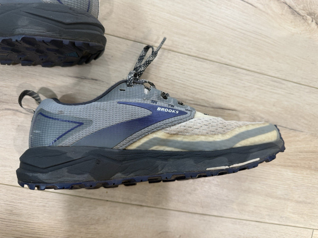 Brooks TRAIL Running Shoes White / Blue  Size 7