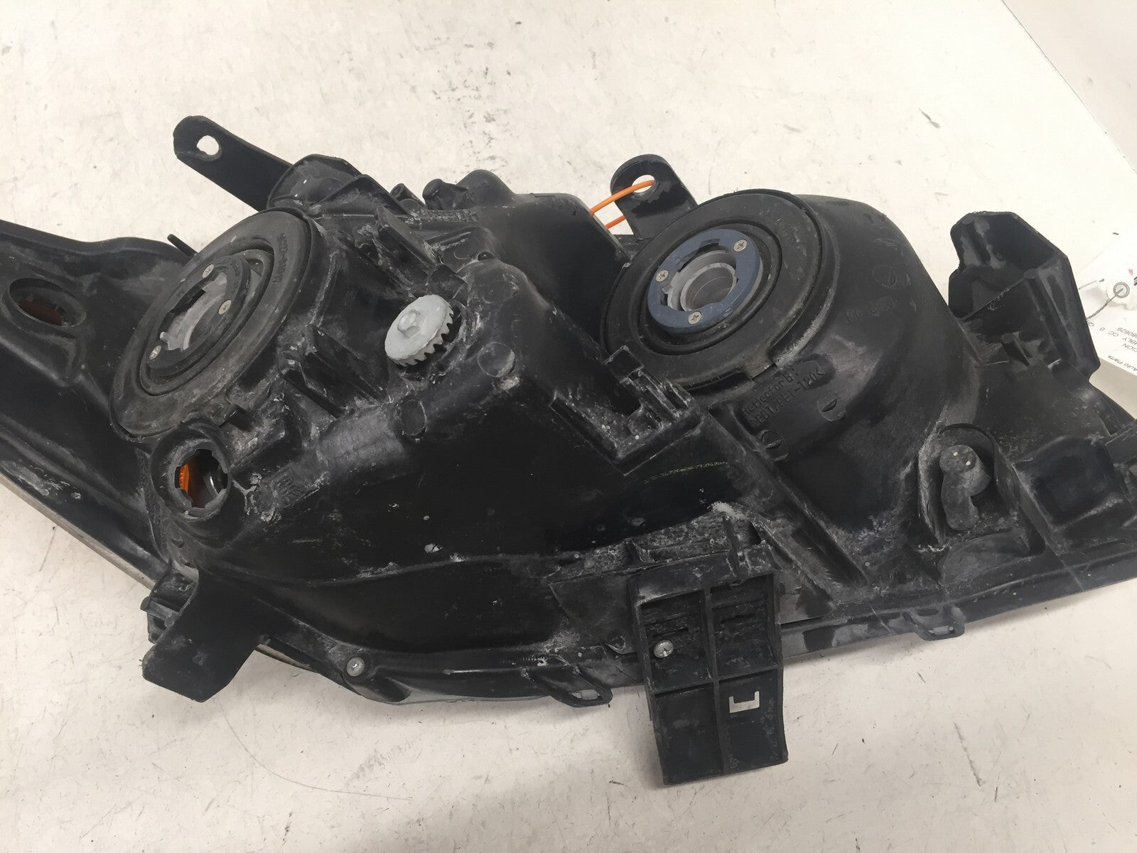 Headlight Damaged Halogen Headlamp Driver LH Scion tC 2005-2007 81170-21130 OEM2