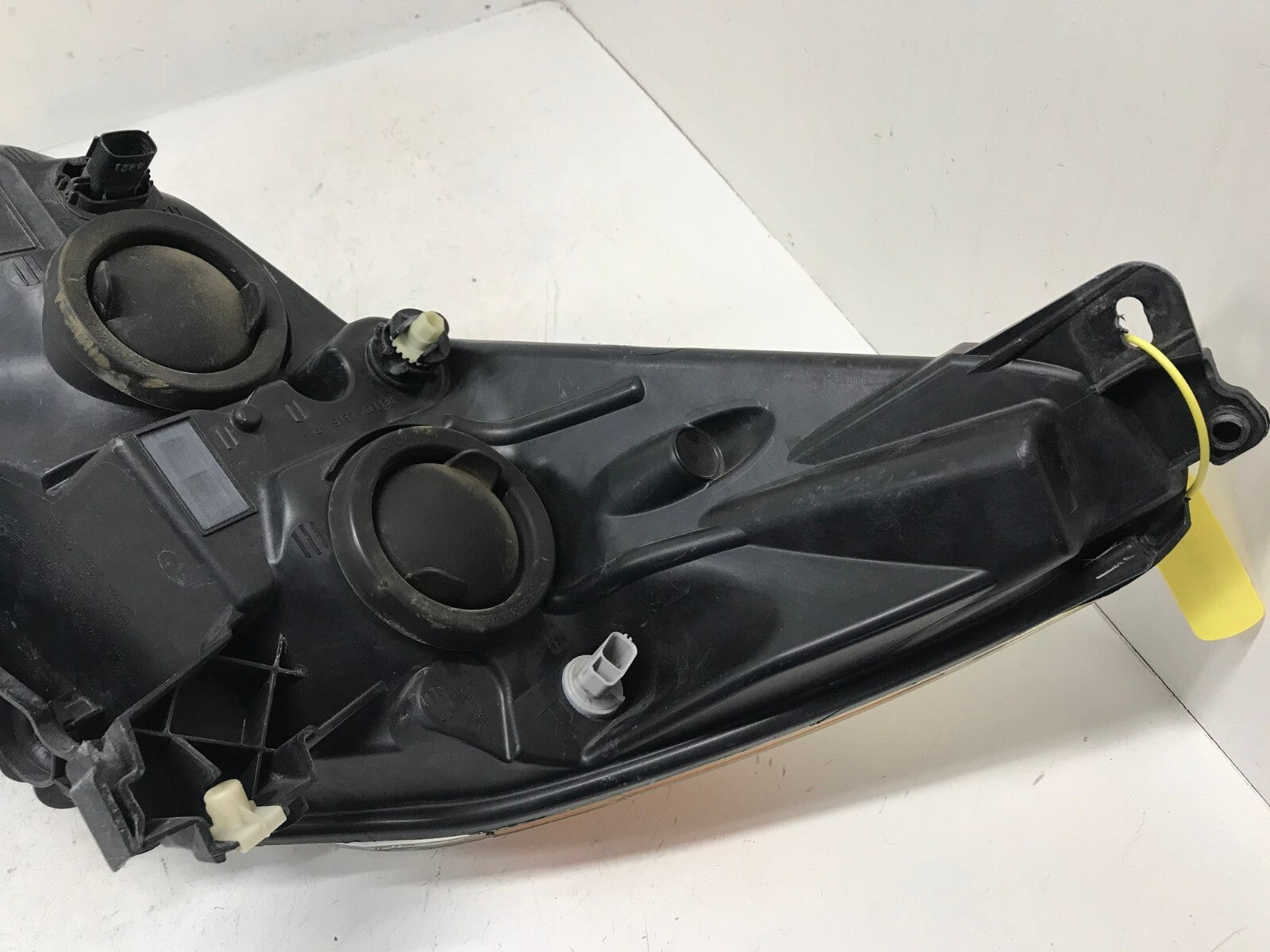 Headlight Damaged Passenger RH Right Ford Escape 2013-2016 44ZH-2090-A OEM