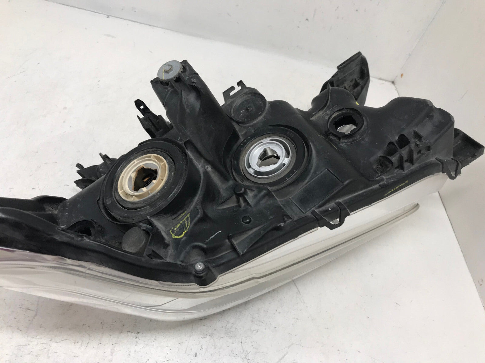 Headlight Damaged Right RH Passenger Toyota Tacoma 2016-2019 81110-04270 OEM