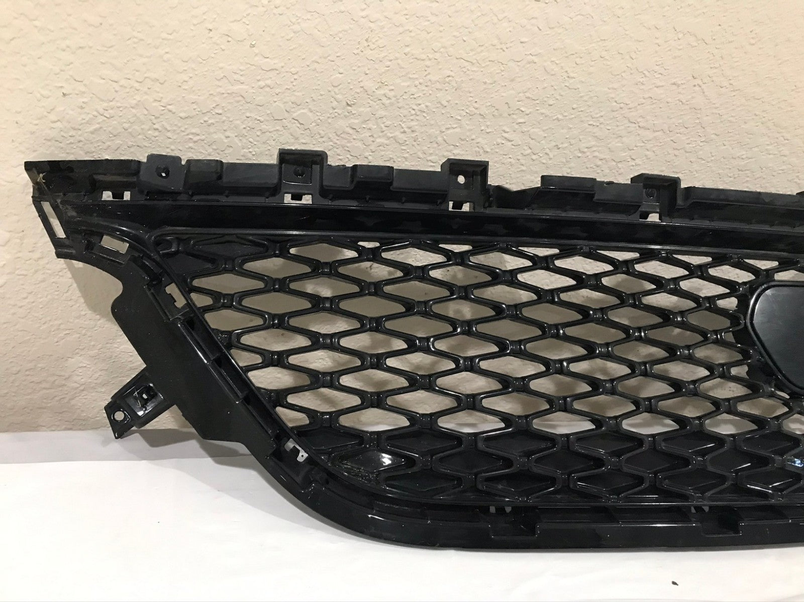 Grill Grille Black Chrysler Pacifica Lower Grille 2020 2021 6WF63TRMAB OEM