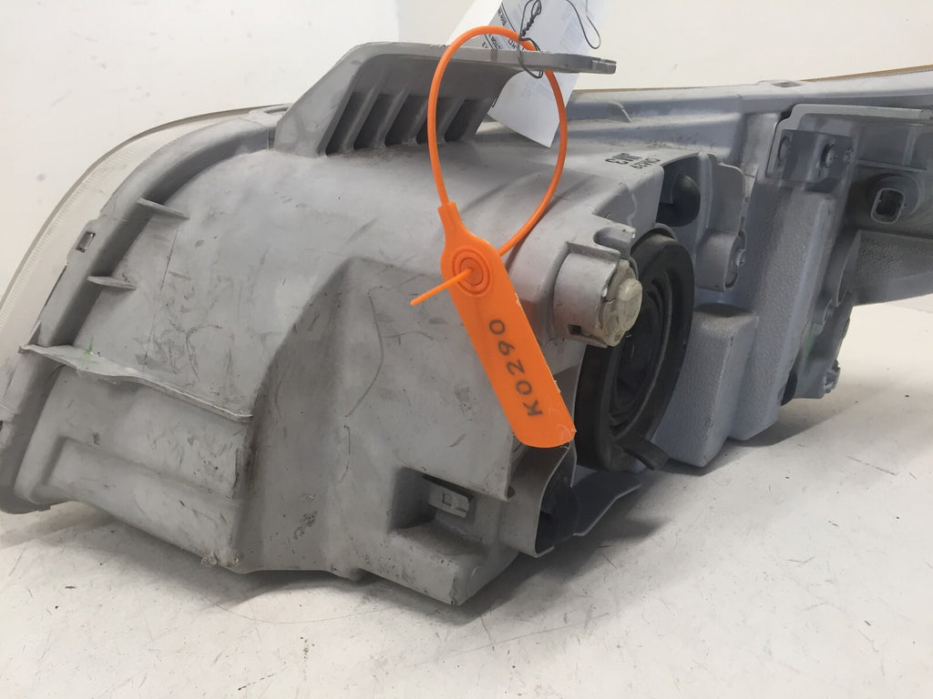 Halogen Headlight Damaged Right Passenger Side RH Chevrolet Aveo 2007-2011 OEM