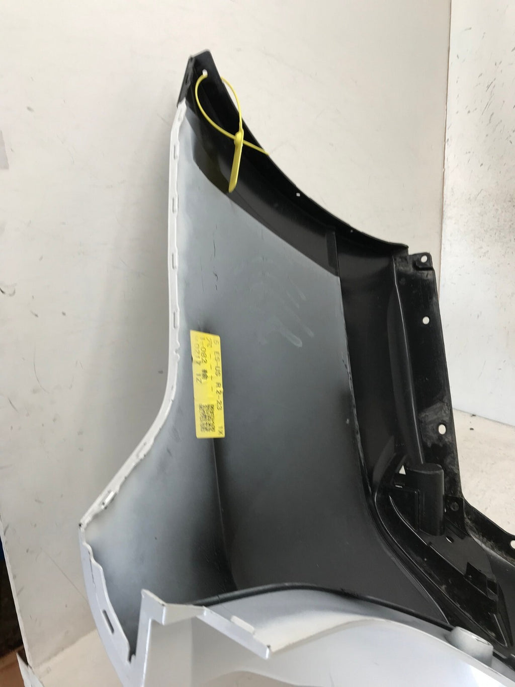 Rear Bumper Cover Subaru Forester Base Limitd Premium White 19 20 57704SJ301 OEM