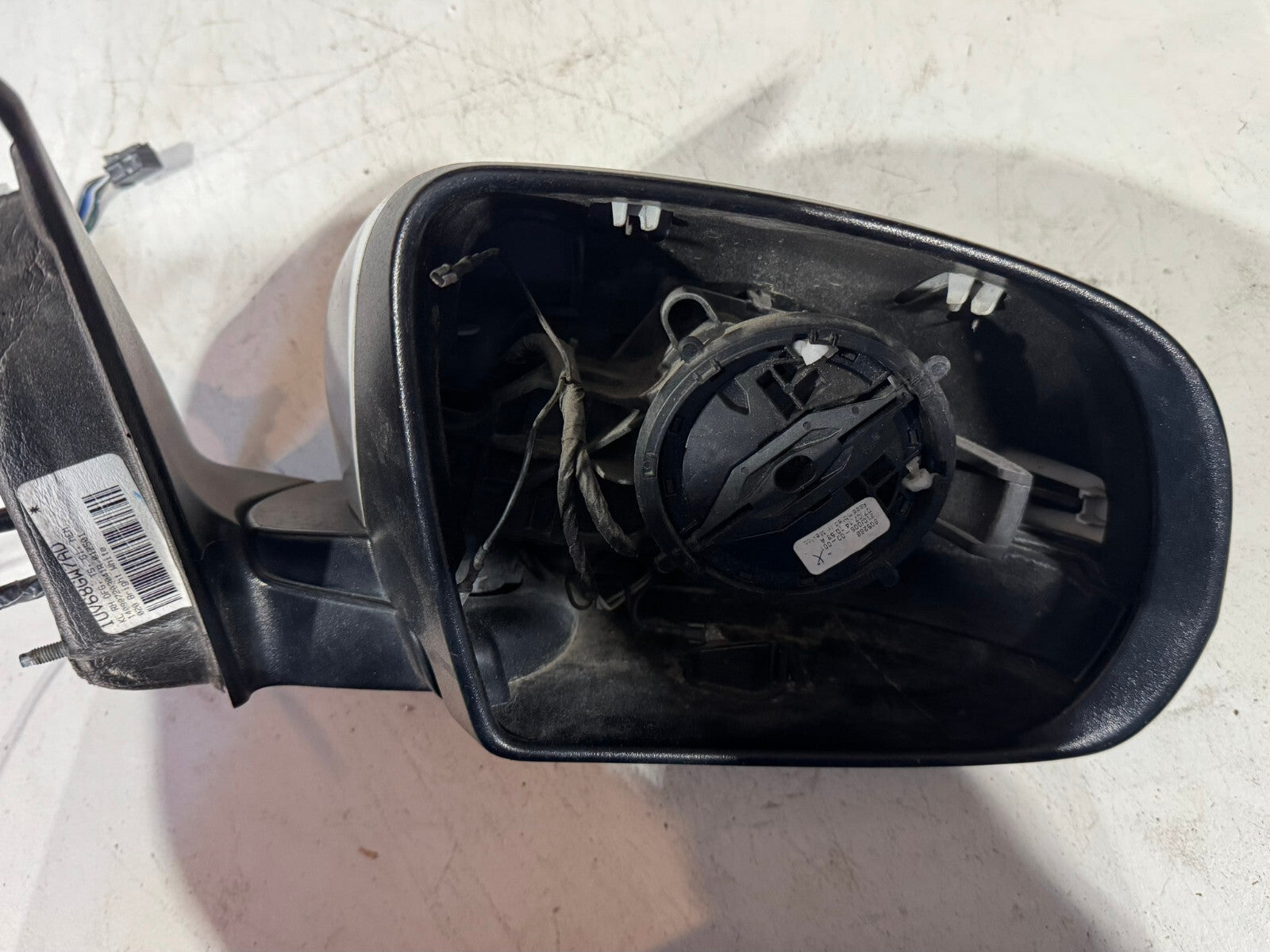 Front Right Side Door Rear View Mirror White 14-22 Jeep Cherokee 1UV68GW7AD OEM