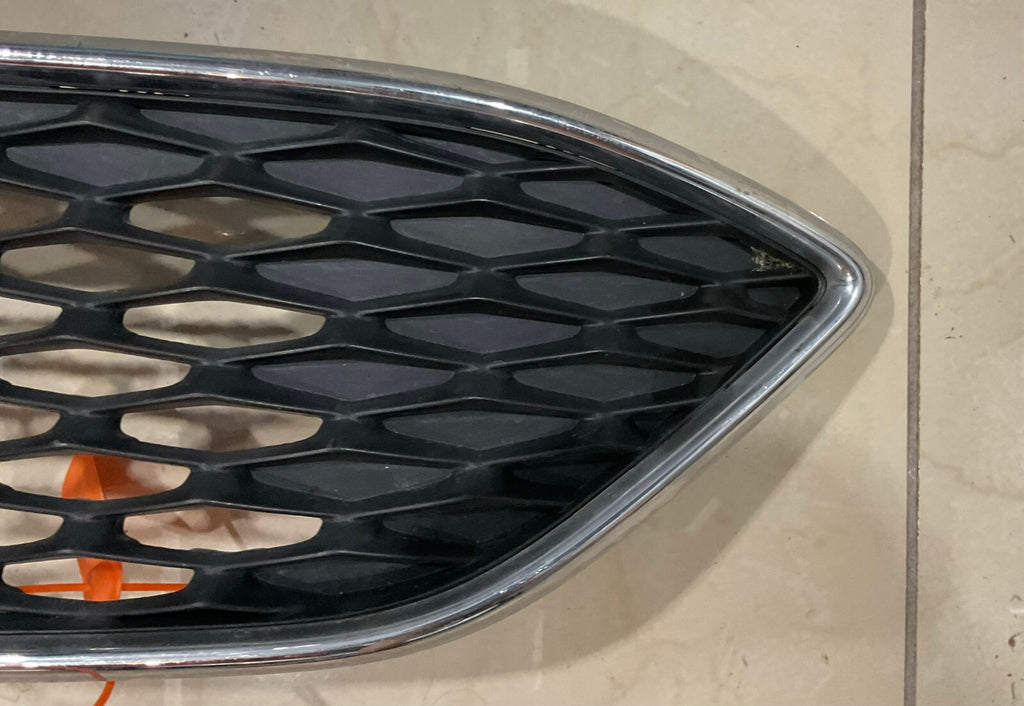 Grill Grille Black/Silver Trim 2015-2017 Ford Focus F1EB-8200-BAW OEM