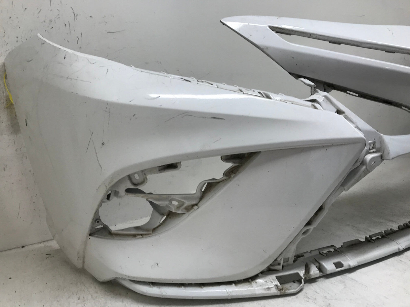 Front Bumper Cover Toyota Camry SE/XSE/Hybrid SE White 2018 2019 CAPA