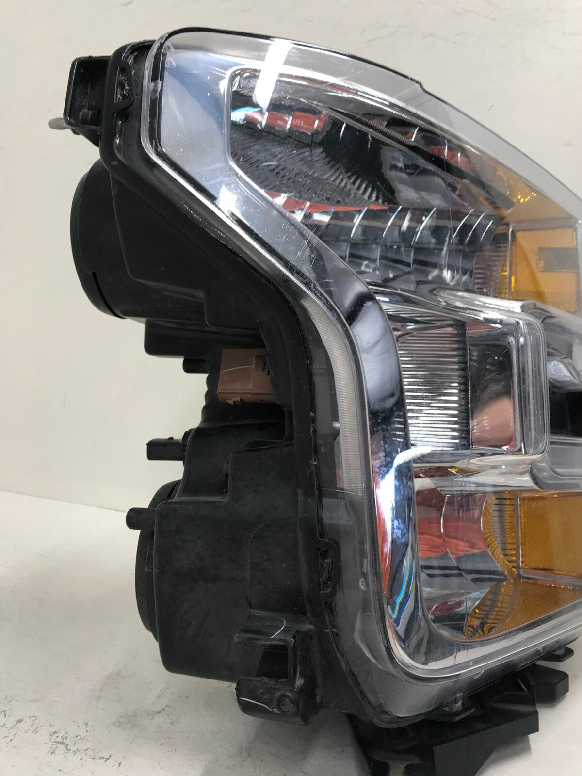 Halogen Headlight Damaged Right RH Ford F-150 2015 2016 2017 FL34-13005-A OEM