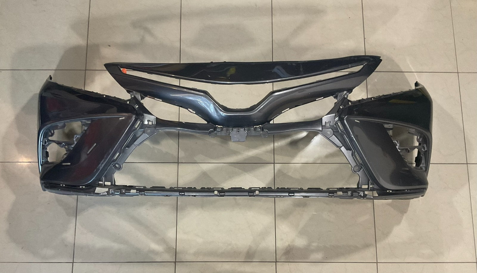 Front Bumper Cover Grey Toyota Camry XSE SE Hybrid SE 2018-20 52119+06e20 OEM