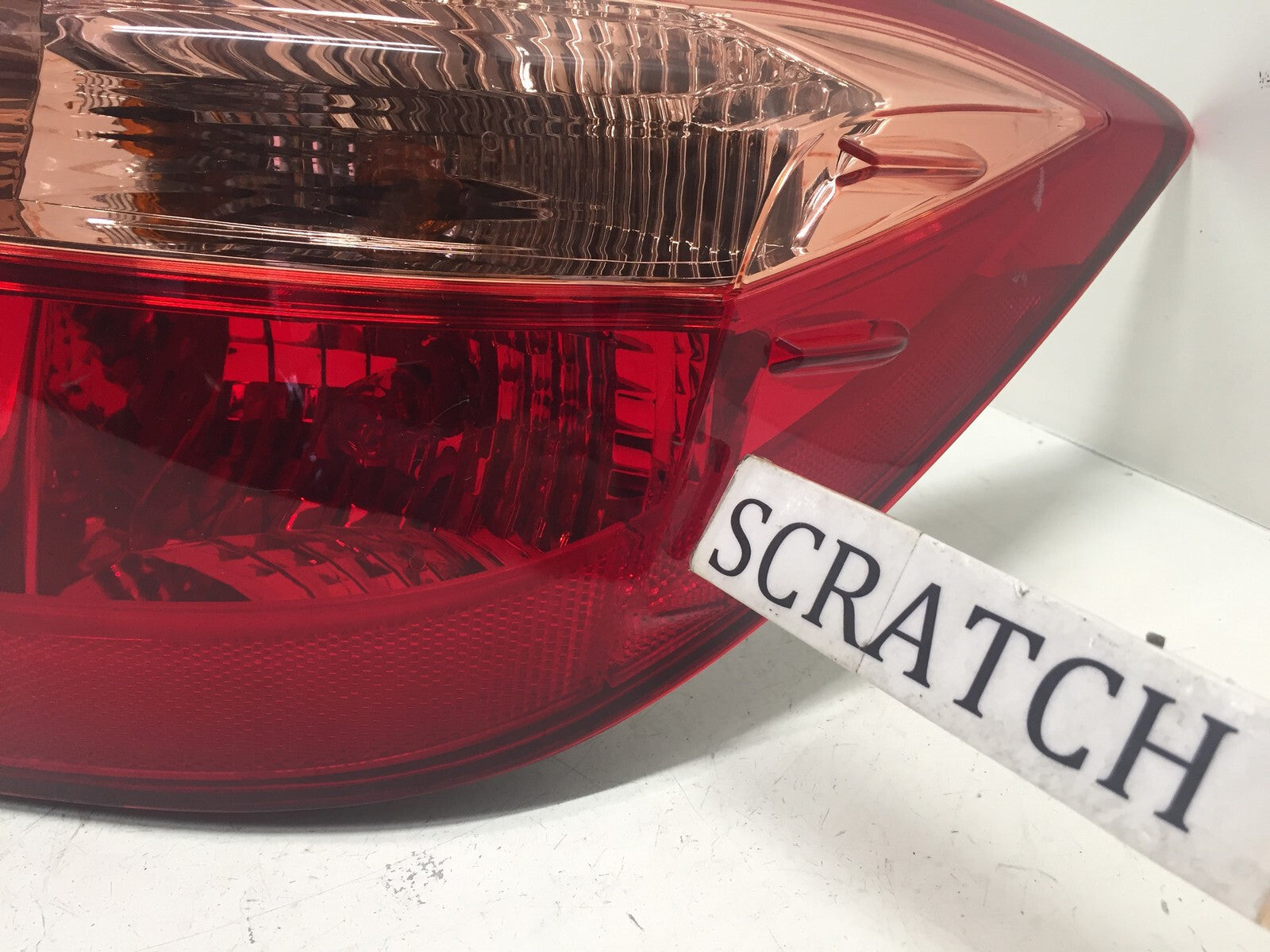 Tail light Damaged Lamp Outer Passenger RH Toyota Corolla Sedan 17-2019 CAPA
