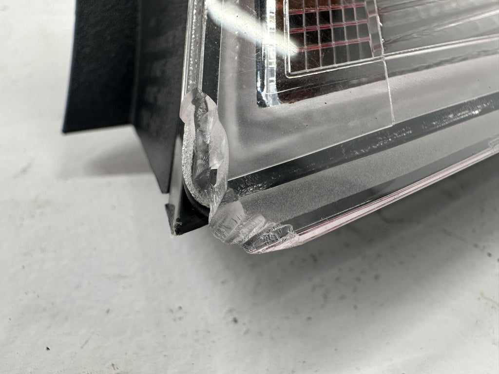 Tail light Damaged Right Passenger RH 2021-2023 Hyundai Elantra 92401AA020 OEM