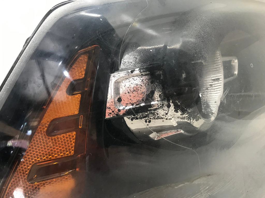 Headlight Damaged Passenger RH Projector Ram Truck 2015-2018 68093220AD OEM
