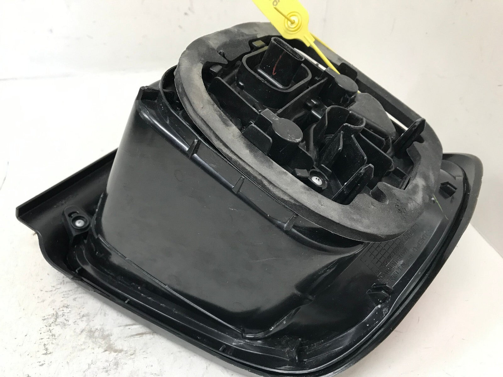 Tail light Damaged Driver LH Left 2015-2023 Jeep Renegade CAPA