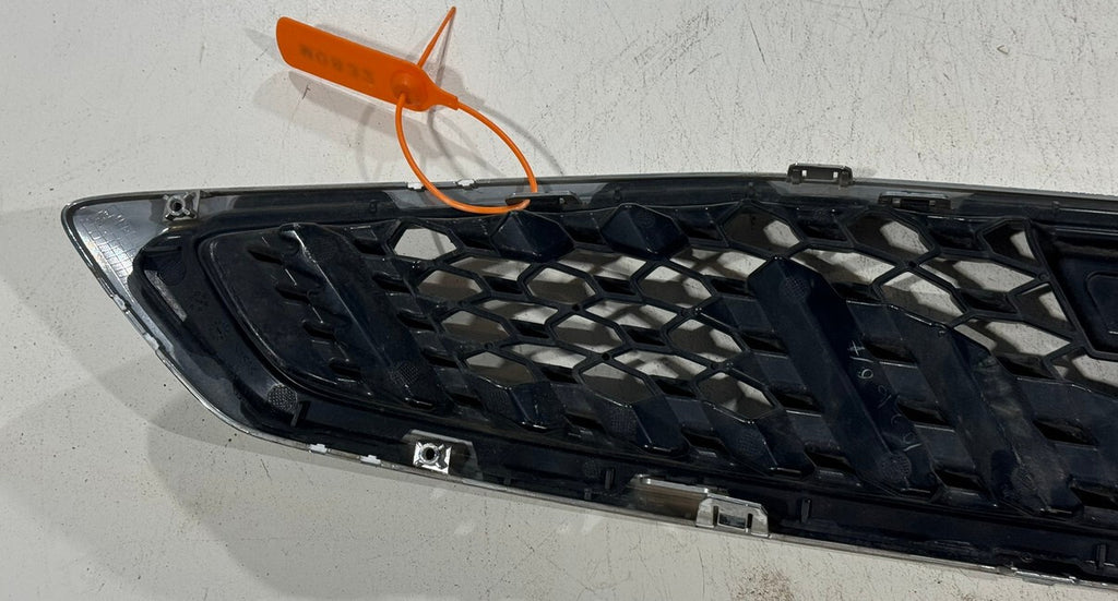 Grill Grille Black/Silver Trim Mitsubishi Mirage 2017-2020 6402A380 OEM