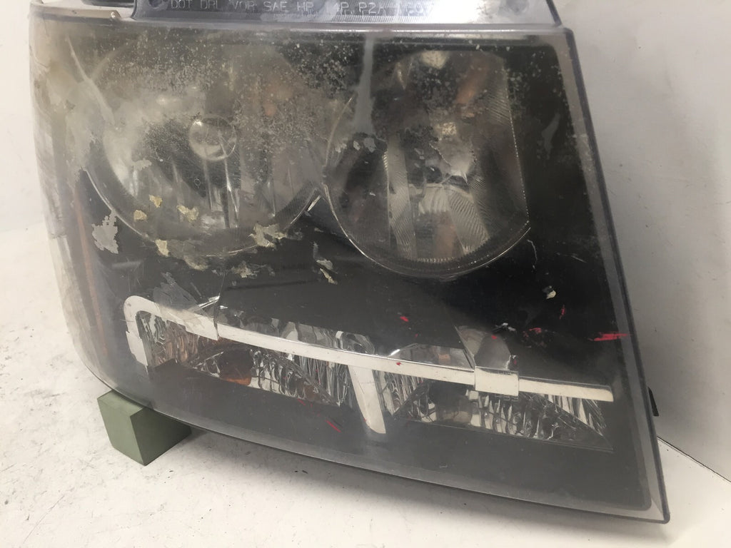 Headlight Damaged Lamp RH Chevy Tahoe Suburban Avalanche 07-2014 15895613 OEM