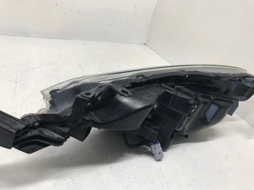 Headlight Damaged Right RH Toyota Corolla CE L LE LE ECO 17-19 81150-02M70 OEM