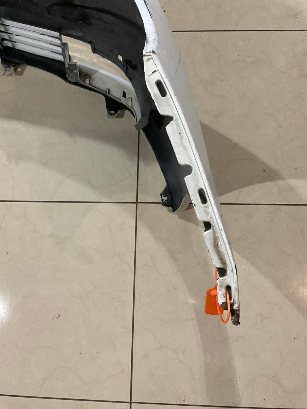 Front Bumper Cover White 2004-2005 Toyota Sienna 52119-WL500 OEM