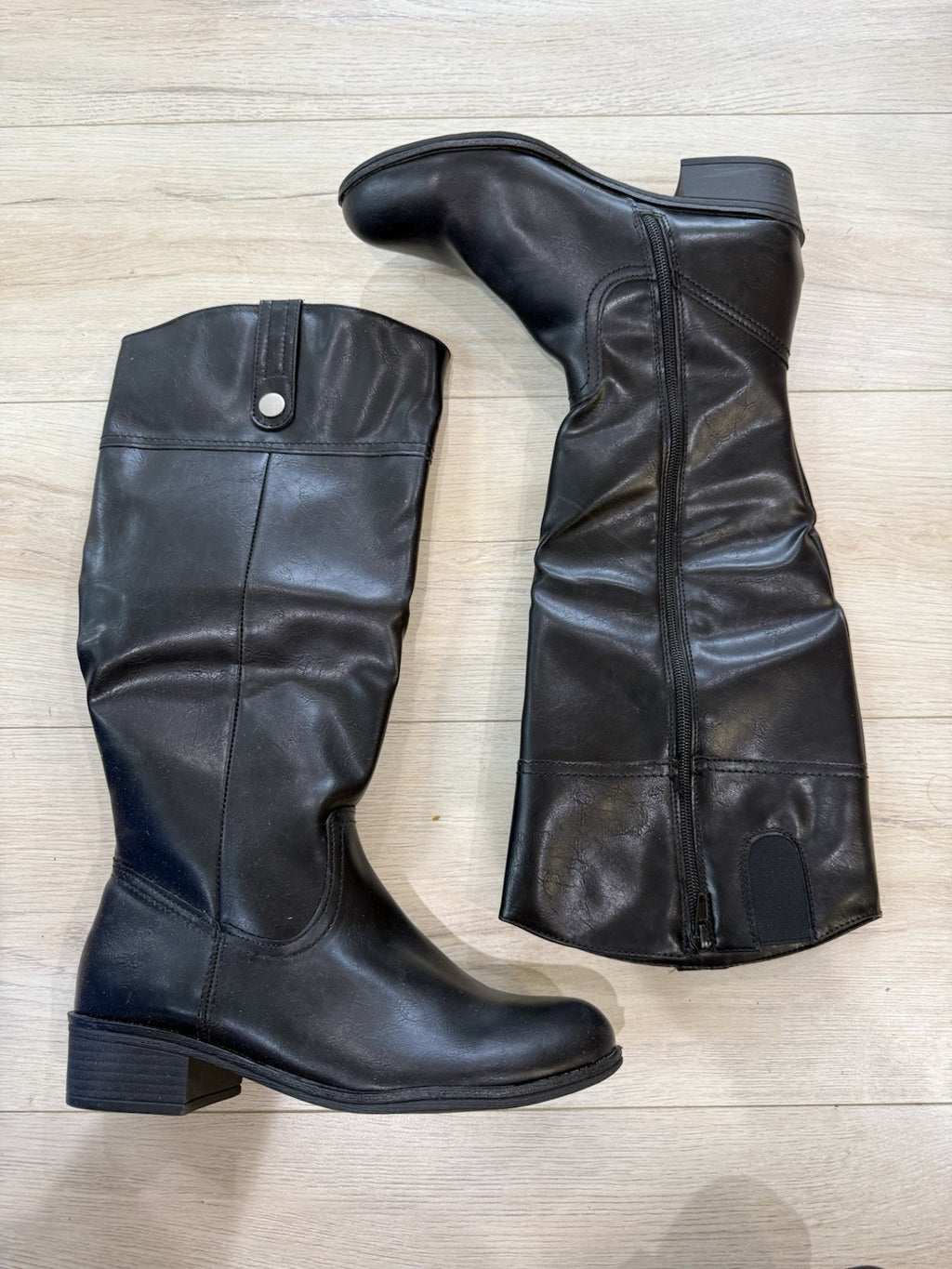 St. John’s Bay Women’s Size 8m Black Boots