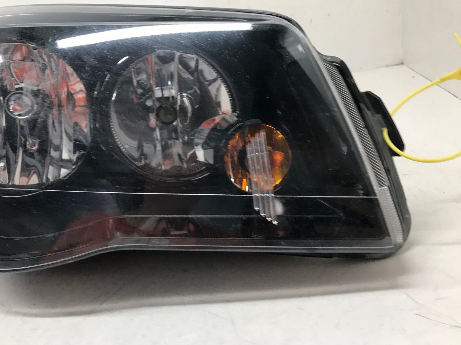 Halogen Headlight Damaged Passenger RH Grand Caravan Town & Country 14-20 OEM