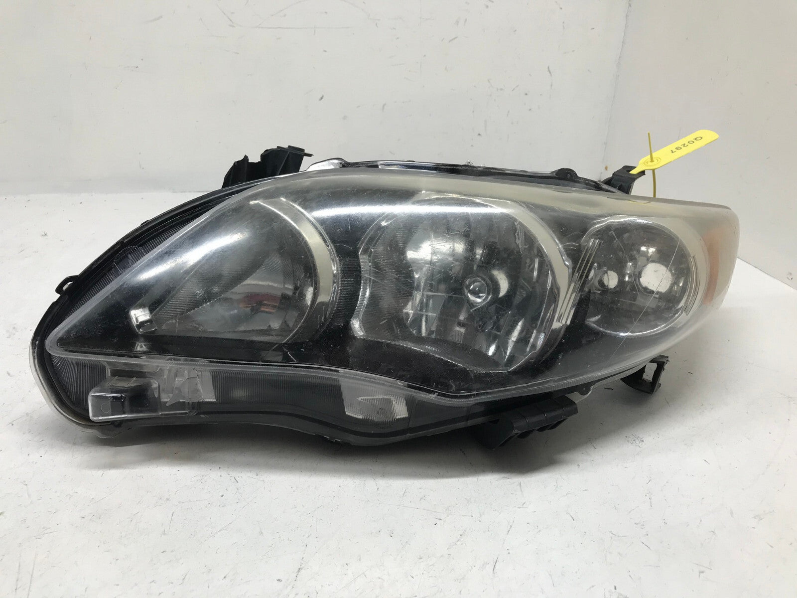 Headlight Damaged Left LH Driver 2011-2013 Toyota Corolla CAPA