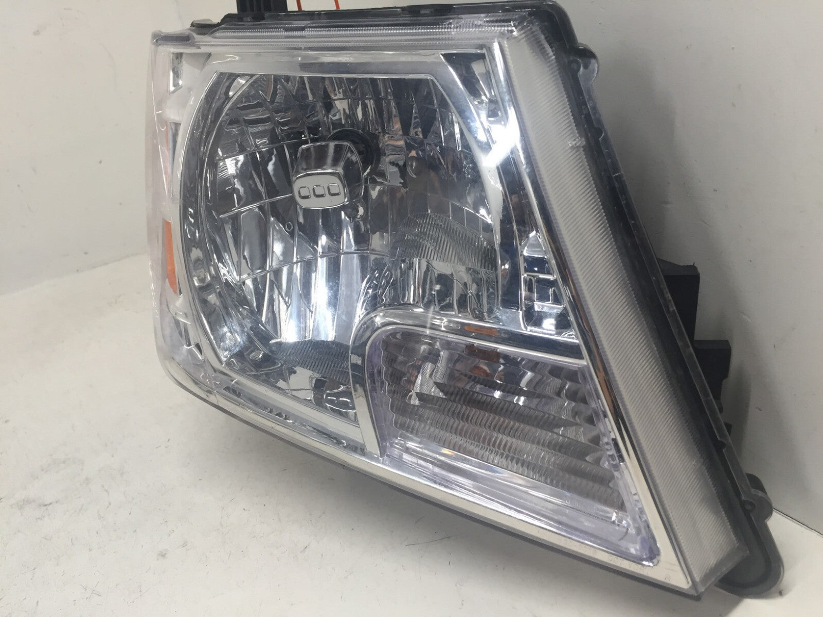 Head light Damaged RH Right Passenger Nissan Frontier 2009-2013 CAPA