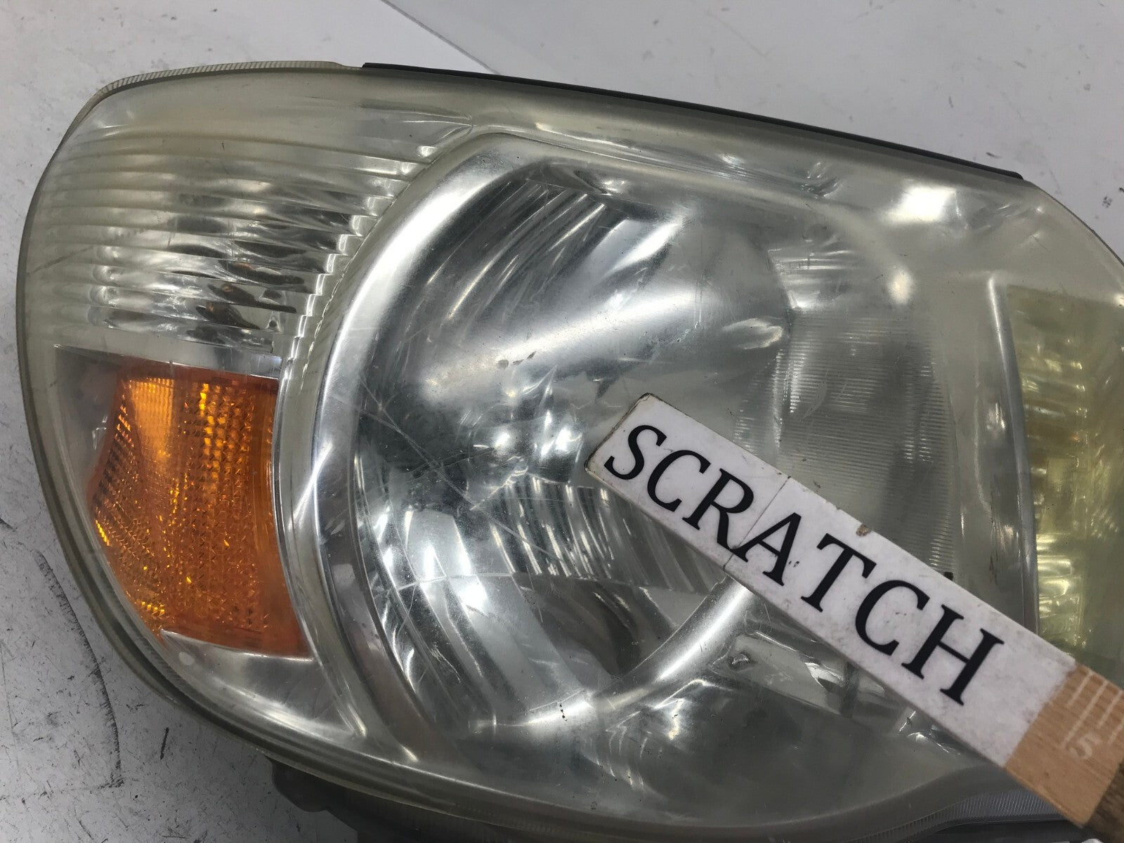 Headlight Damaged passenger RH 05-11 Toyota Tacoma Pickup Truck 81110-04160 OEM