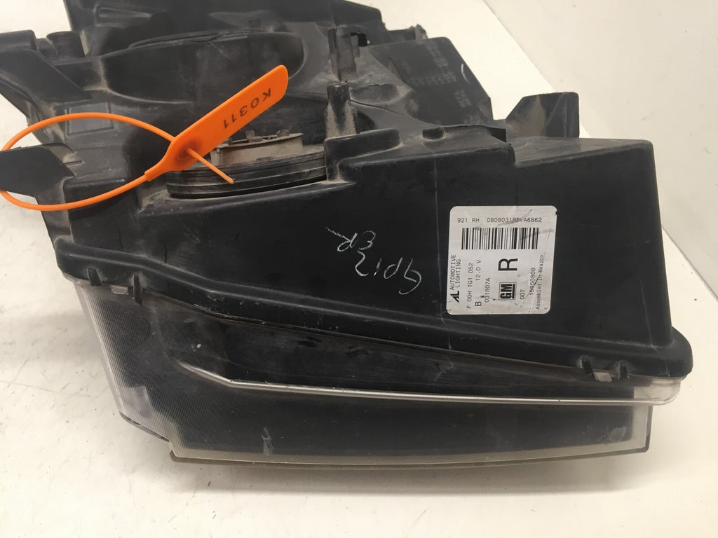 Headlight Damaged Lamp Right RH Chevy Suburban 1500 Avalanche Tahoe 07-2014 OEM