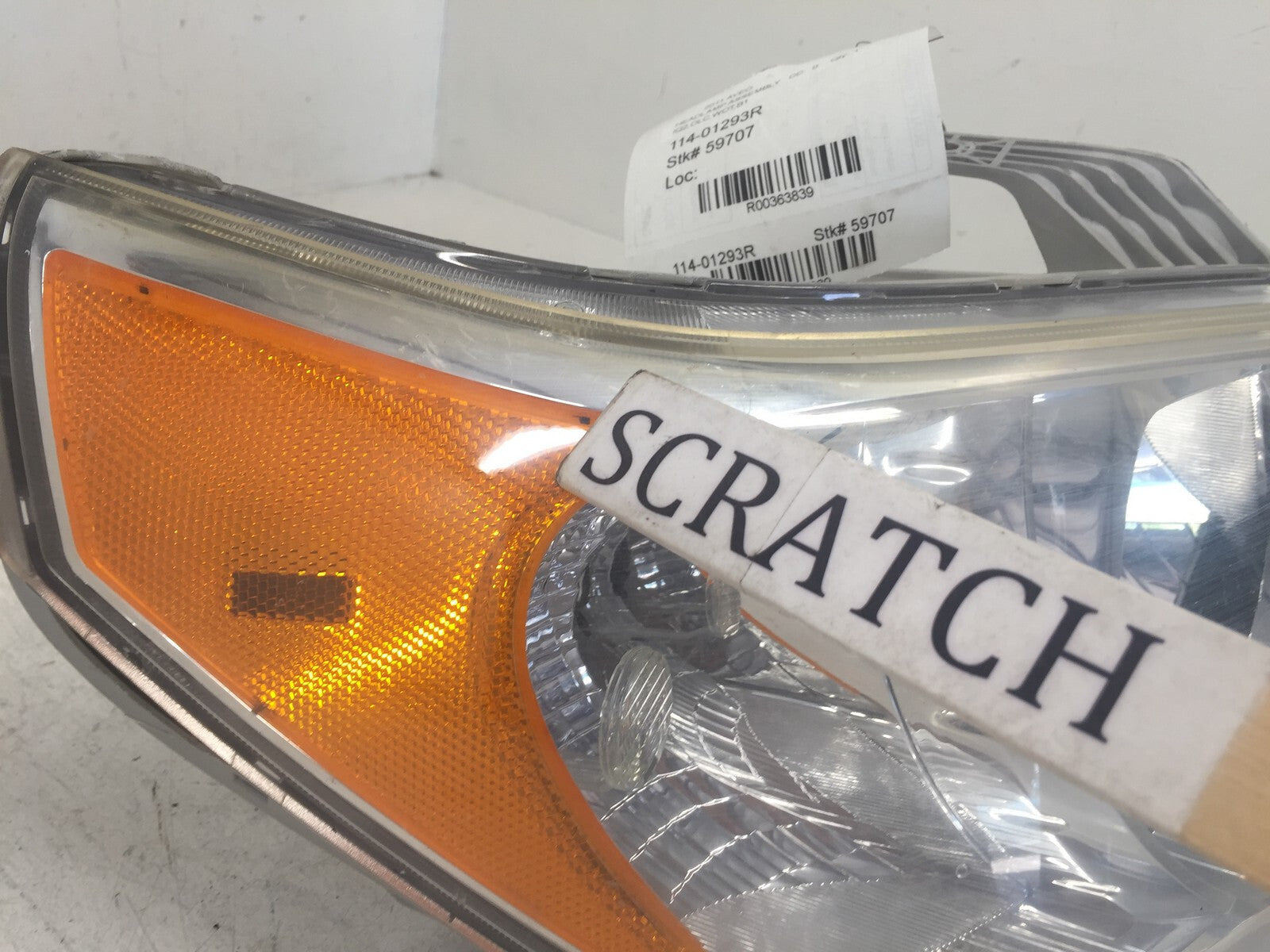 Halogen Headlight Damaged Right Passenger Side RH Chevrolet Aveo 2007-2011 OEM