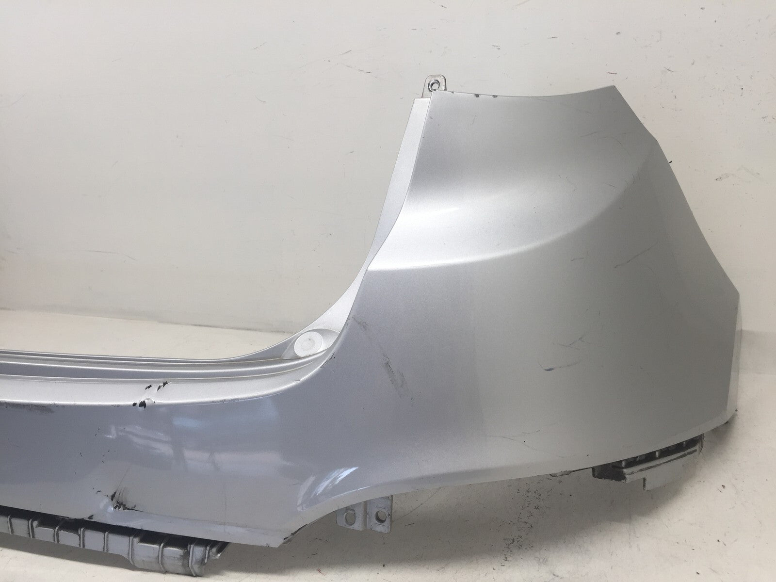 Rear Upper Bumper Cover Hyundai Tucson GL GLS Limited SE 10-2015 86611-2S000 OEM