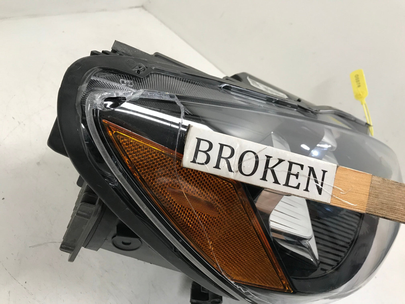 Headlight Damaged LED Passenger RH Ford Escape 2020 2021 LJB6-13E014-AF OEM