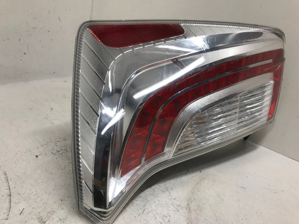 Tail light Damaged RH Passenger 2012-2015 Toyota Prius 8155147190 OEM