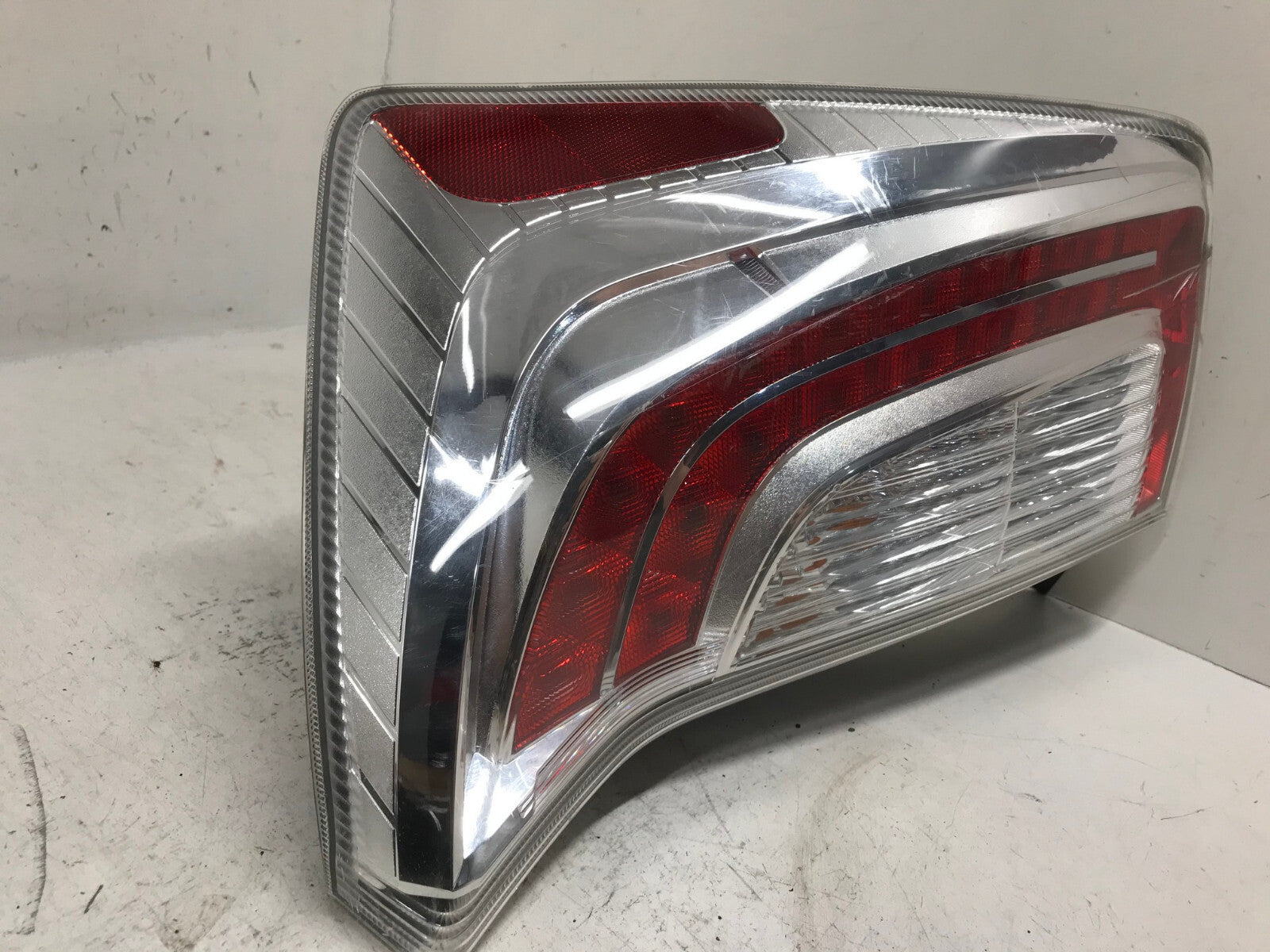 Tail light Damaged RH Passenger 2012-2015 Toyota Prius 8155147190 OEM