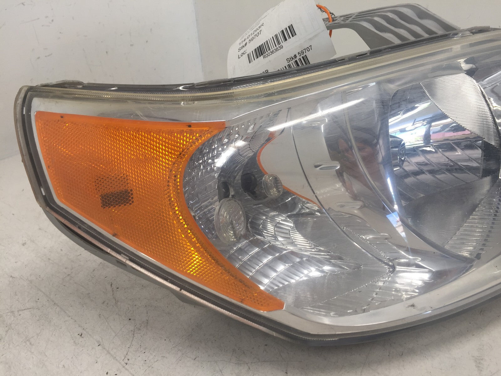 Halogen Headlight Damaged Right Passenger Side RH Chevrolet Aveo 2007-2011 OEM