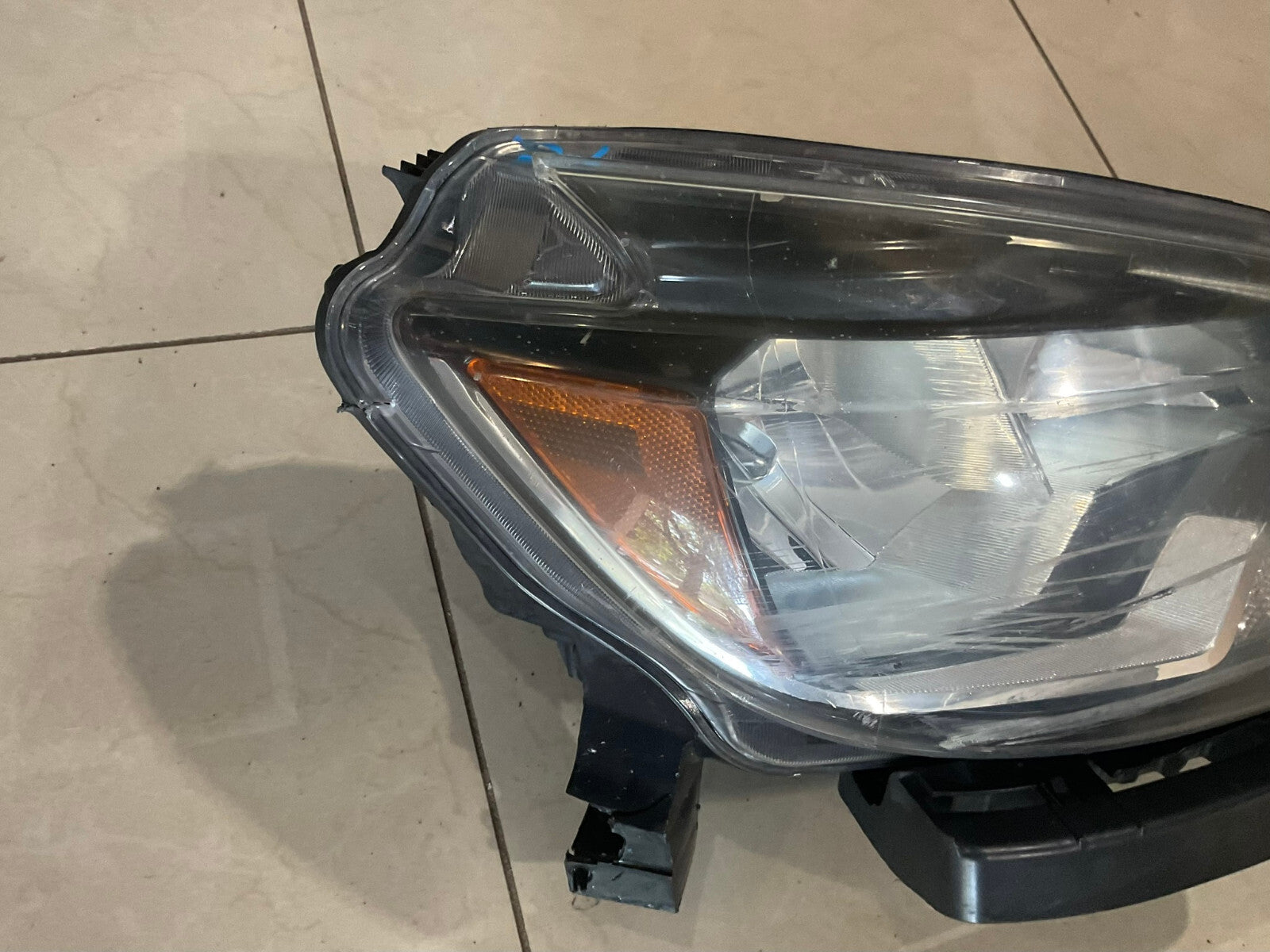 Headlight Right Passenger RH 2016 - 2019 Nissan Sentra Damaged CAPA