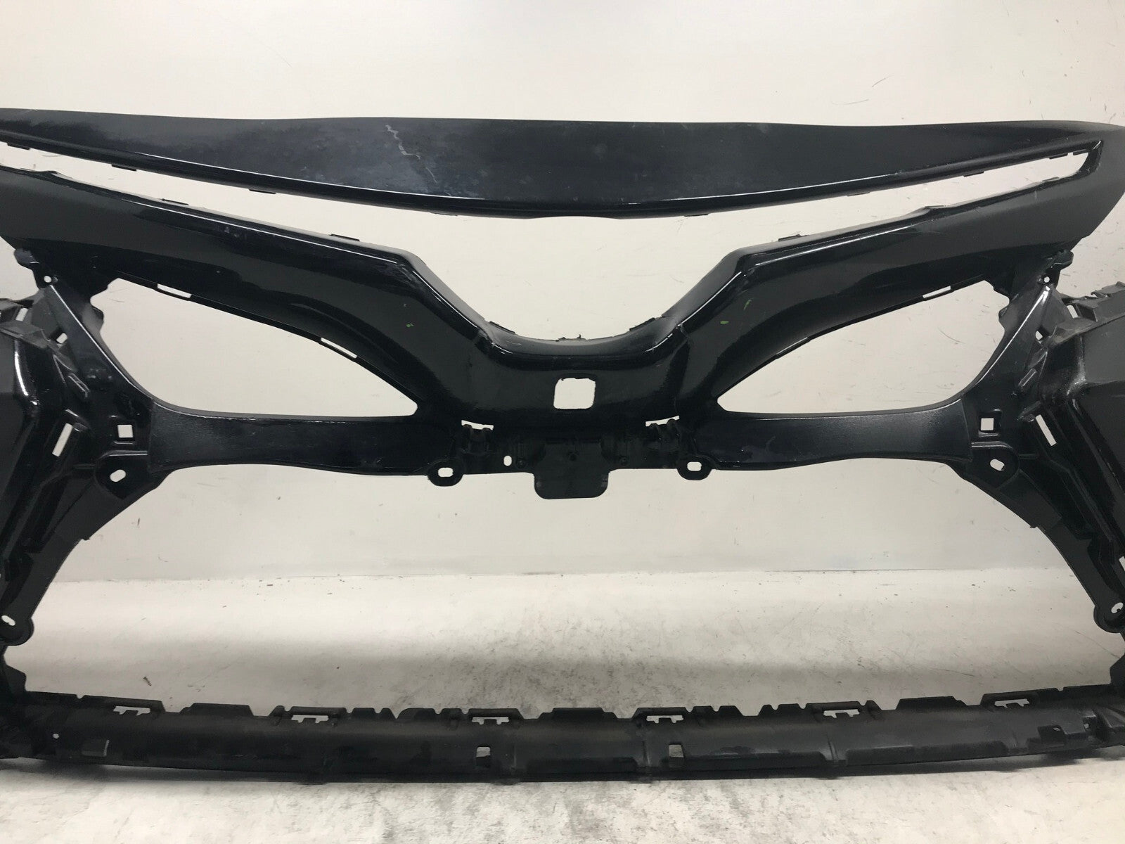 Front Bumper Cover Black 2018-2020 Toyota Camry SE/XSE/Hybrid SE 52119-06E20 OEM