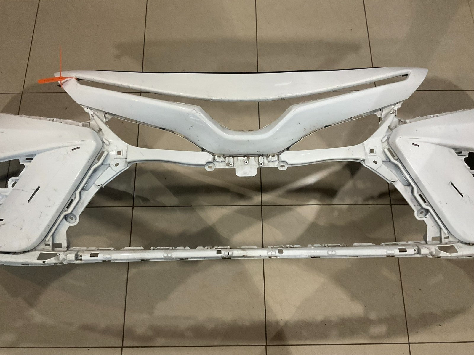 Front Bumper Cover White Toyota Camry SE XSE Hybrid SE 2018 2019 52119+06e20 OEM