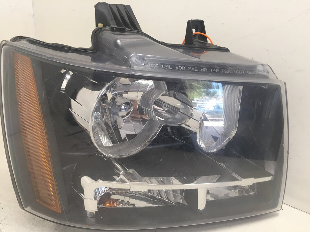 Headlight Damaged Right RH Chevy Suburban Tahoe Avalanche 2007-2014 20760579 OEM