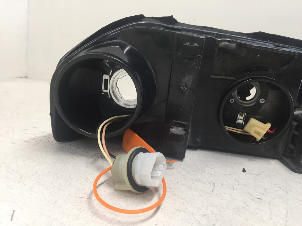 Headlight Damaged Head Lamp LH Left Driver Chevy Impala 00-05 CAPA