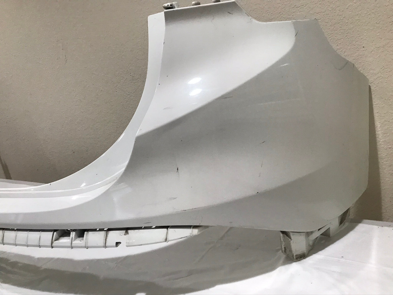 Rear Upper Bumper Cover White 21-22 Hyundai Santa Fe Calligraphy SE SEL OEM