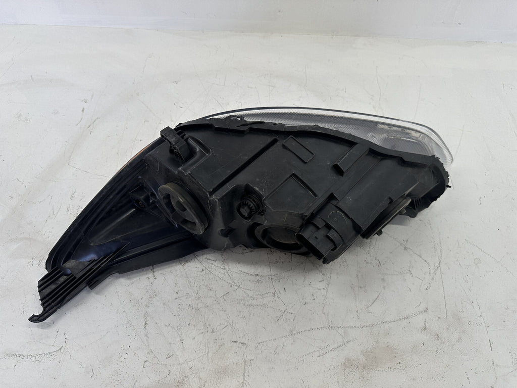 Headlight Damaged Right Passenger RH 2015-18 Ford Focus FO2503340C/FO2502338 OEM