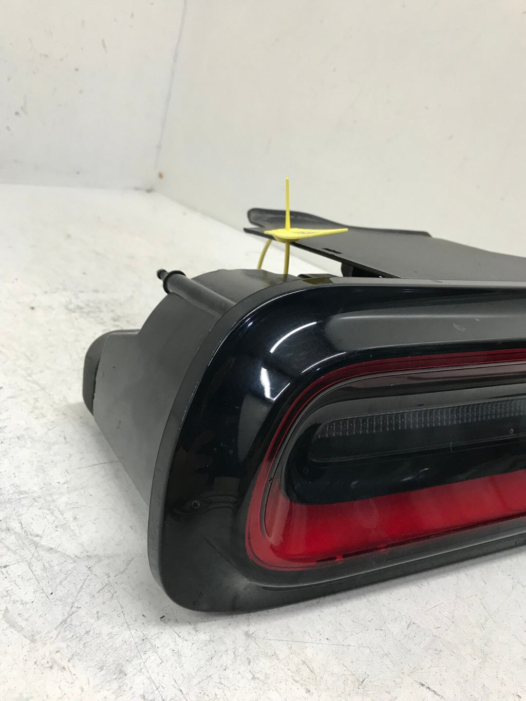 Tail light Damaged Driver LH Left 15-23 Dodge Challenger 68403955-AC OEM