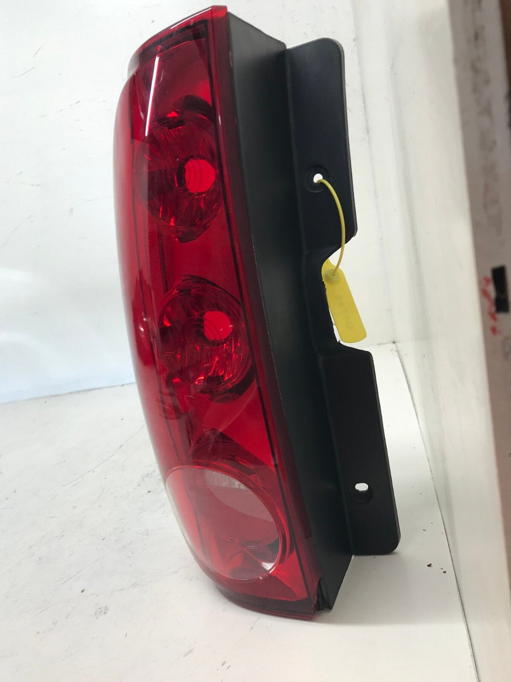 Tail light Damaged Right RH Passenger GMC Yukon/XL 07-14 CAPA